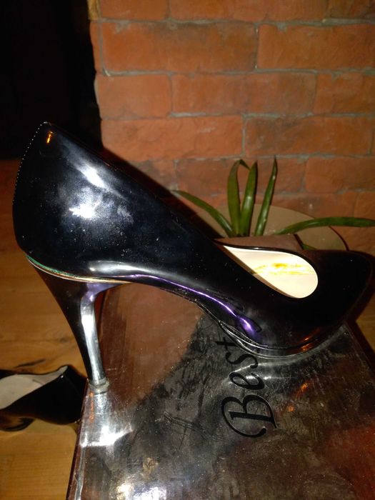 Buty lakierowane czarne 38