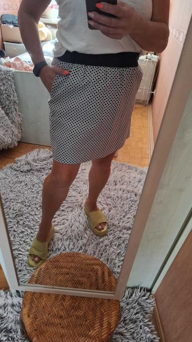 Krótka,wygodna spódnica z kieszeniami Reserved roz.34-38