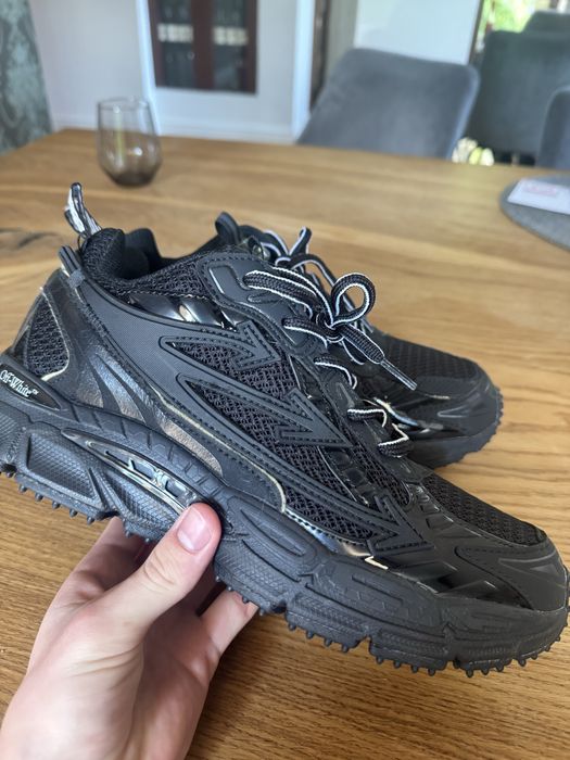 Off white be right back sneakersy black