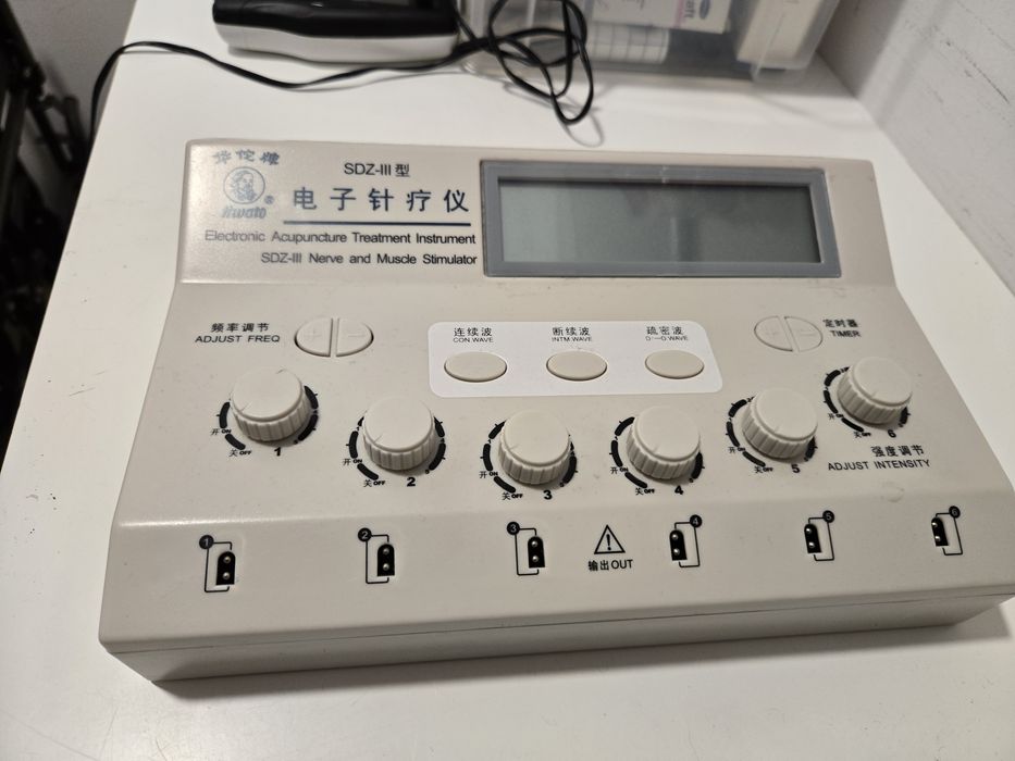 Aparelho eletroterapia e eletroacupunctura