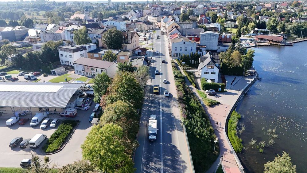 Lokal na wynajem w centrum miasta, przy  jeziorze (od ulicy)