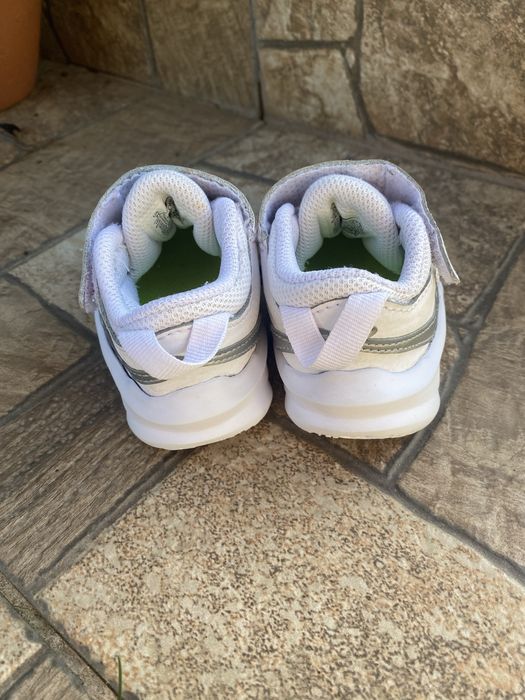 Кросівки білі nike