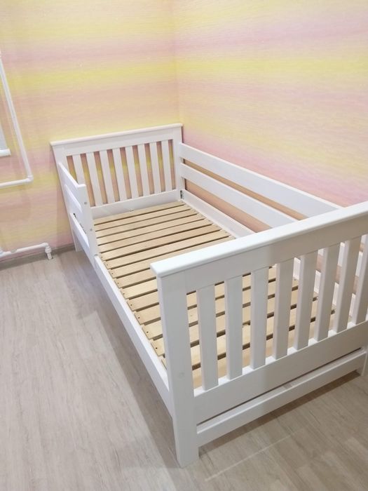 Ліжко дерев'яне полуторне/підліткове/дитяче