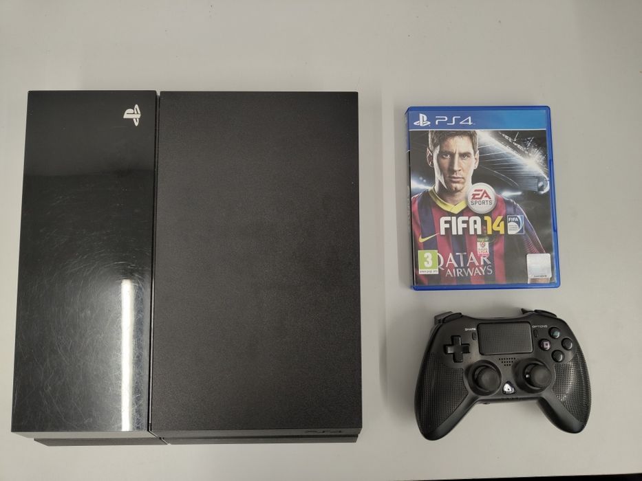 PlayStation 4 com jogo