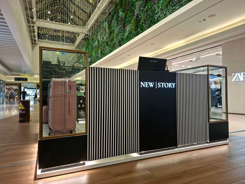 Quiosque / Stand Para Centro Comercial - excelente estado, como novo, usado apenas uma vez - Custo de 16.000€ : Vendo por 6.000€