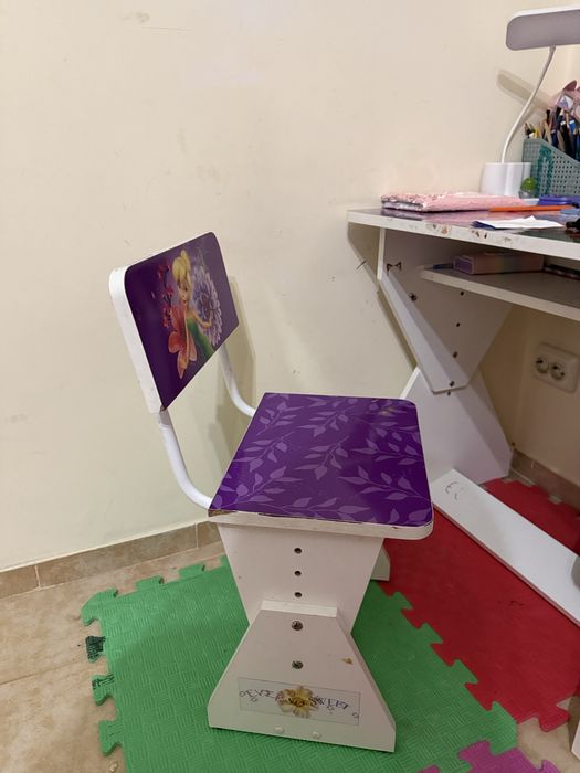 Стол и стул письмовий