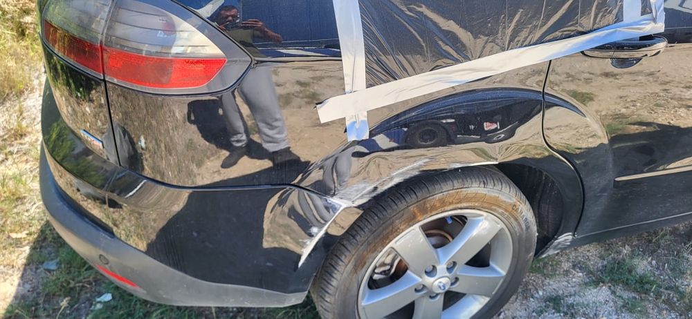 Ford s max com batida