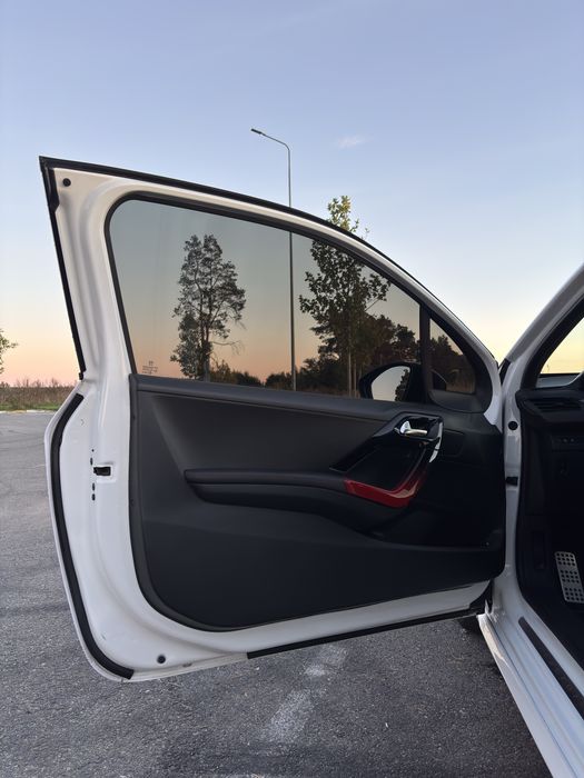 Peugeot 208 GTI 2013