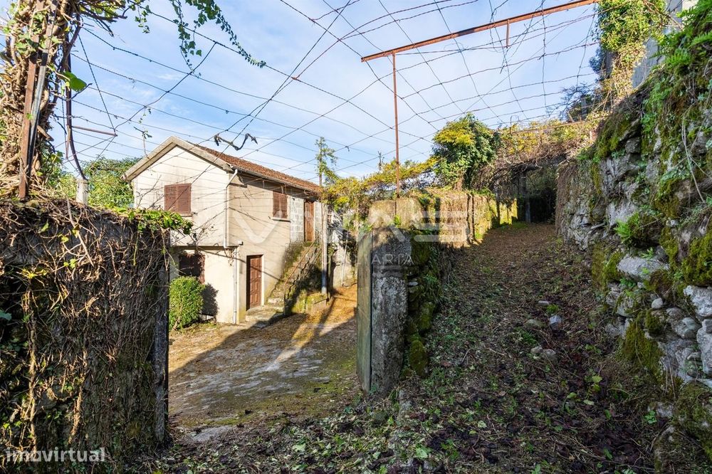 Moradia para Restaurar T0 Venda em Caires,Amares