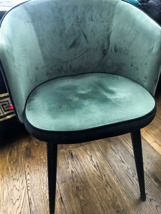 Sprzedam 3 szt fotele do jadalni w kolorze zielonym tył czarny