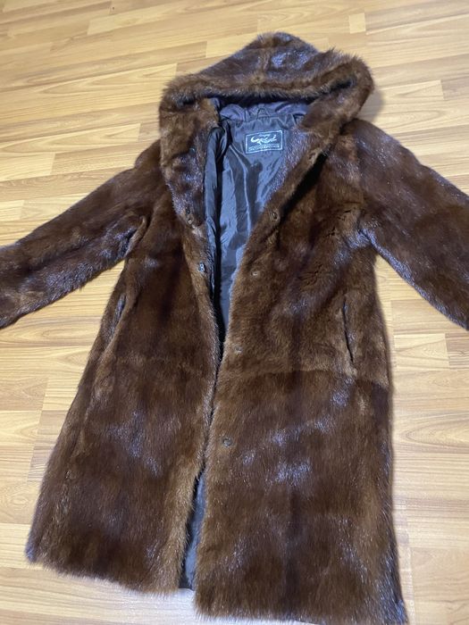 Норковая шуба натуральная , размер S. Подкладка кожа.