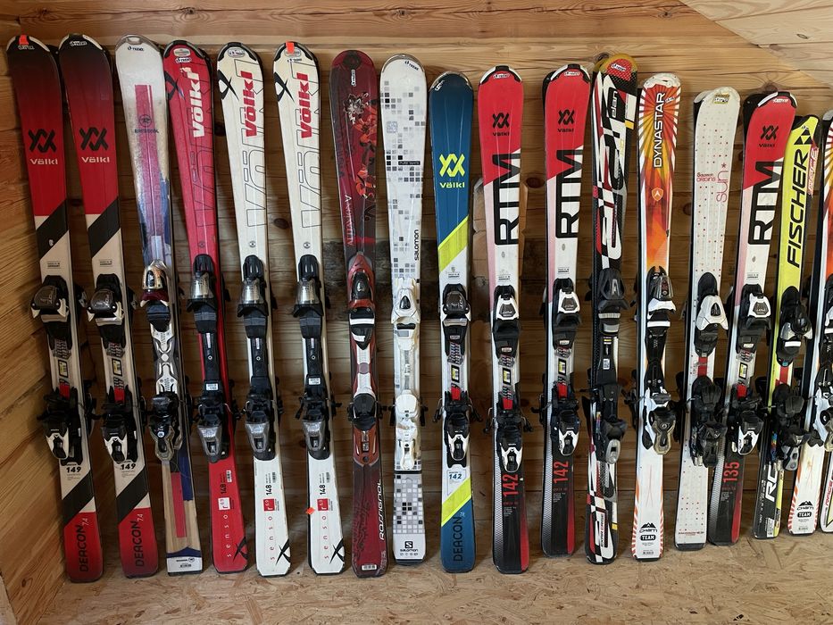 Лижі, сноуборди, черевики