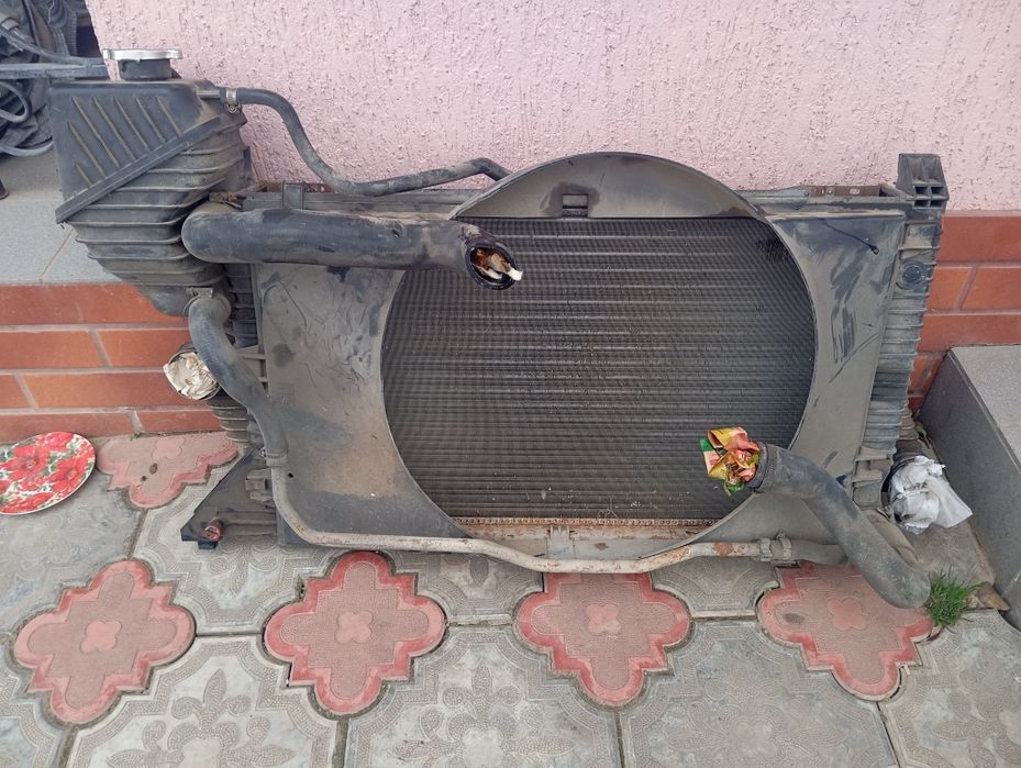 Продам у доброму стані радіатори спрінтер основний та інтеркулер