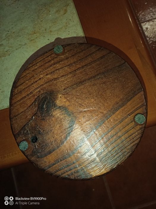 Cinzeiro em madeira com corda enrolada