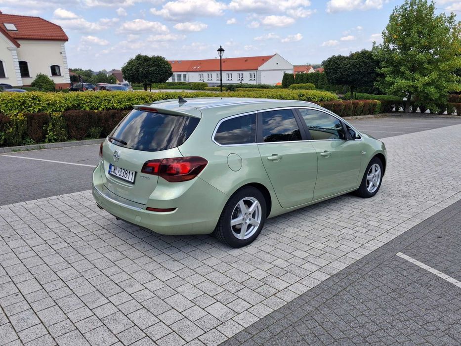 Opel Astra J Sports Tourer