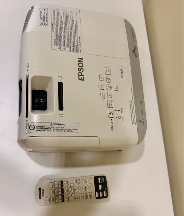Epson EB-W29 3000 Lumens | Como Novo | Comando + HDMI