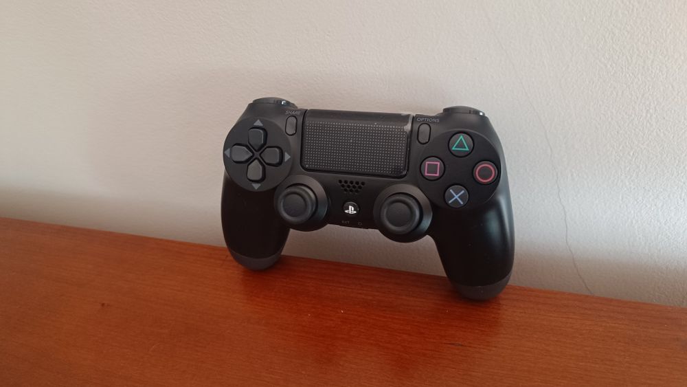 Flawless PlayStation 4 controllers64584417412995121