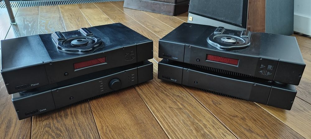Legendarny Zestaw audio REGA |
Wyj