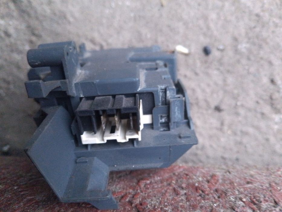 Продам запчастини до пральної машинки whirlpool