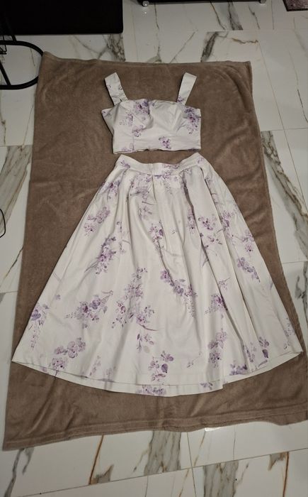 Komplet spódnica plus top 40/42 Mohito