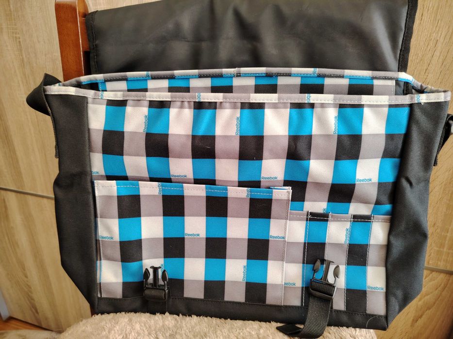 Mala escolar, uma alternativa às mochilas.