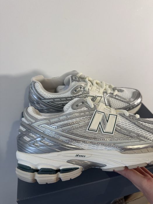 Кросівки оригінал New Balance 1906R Silver Metallic M1906REE  43
