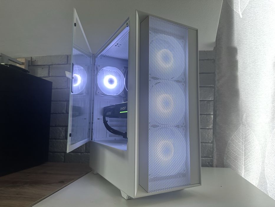 Komputer Gamingowy RTX 5060 Ryzen 5 5500 ARGB 16GB RAM DDR4 Biały Nowy