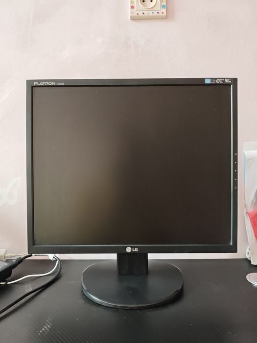 Монітор LG FLATRON L1952S - BF