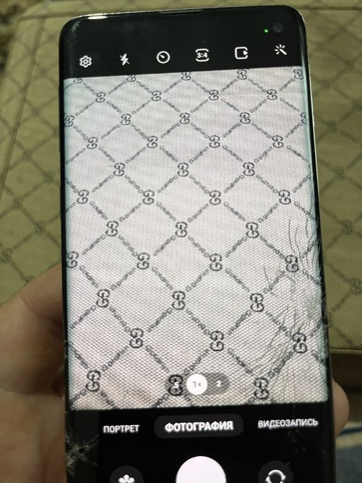 Смартфон Samsung S10 8/128