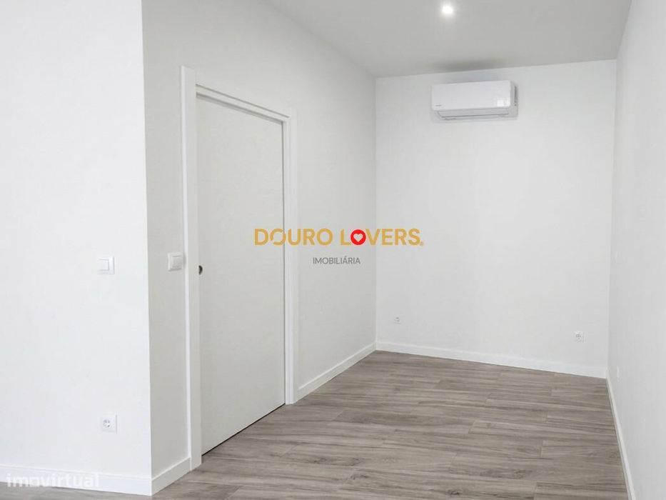 Apartamento T0 à venda na Rua da Constituição