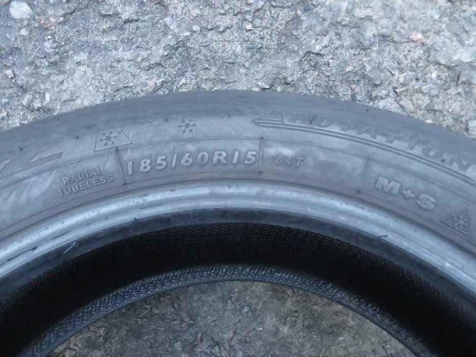 Знижка 185/60 R15 84Т Dunlop Зима 4 штуки протектор 6мм шини б/у