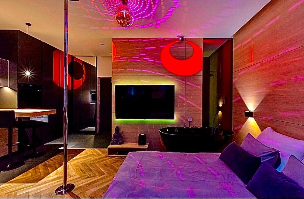 Apartament Pole Dance z wanną na doby na godziny dla 2 osób, Wejście n