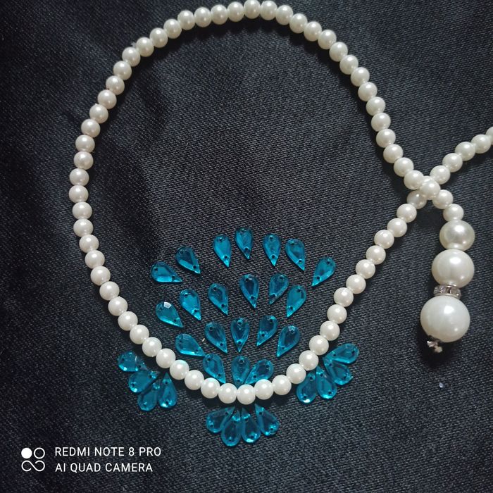 Створюй особливе. Стрази,кристали, камінчики