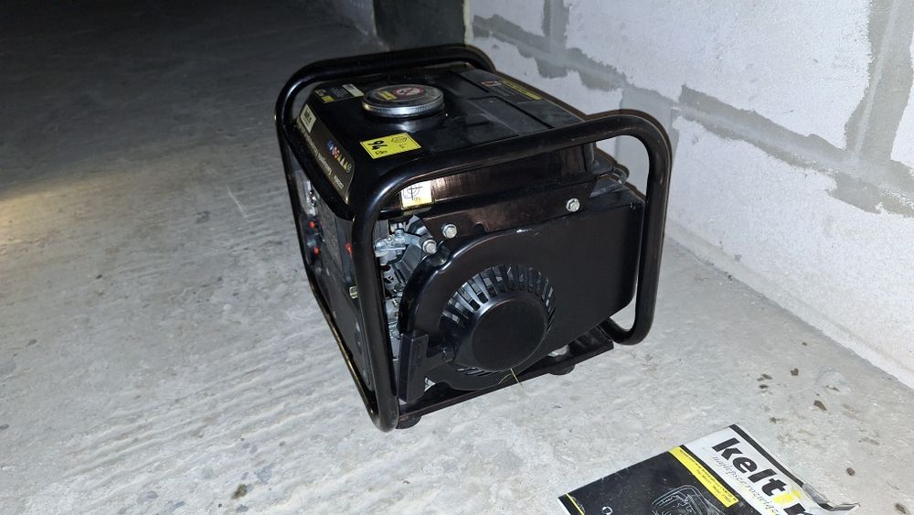 Генератор майже новий