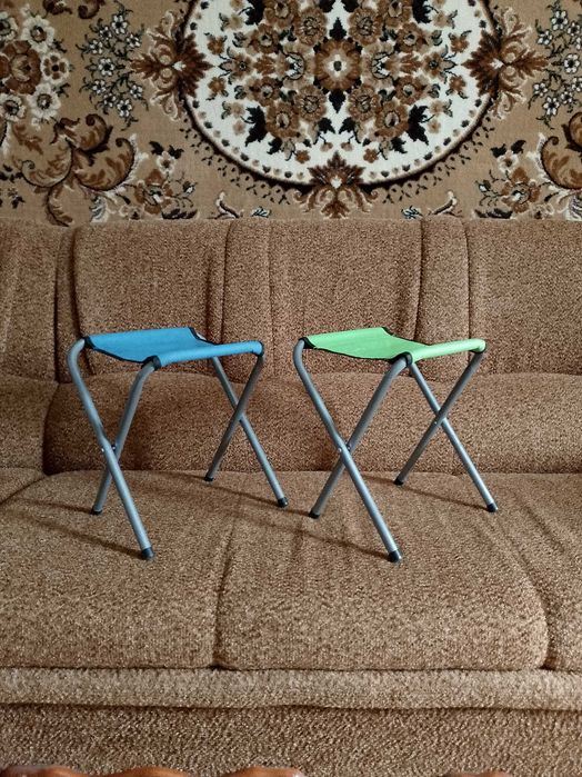 Продам 2 стульчика турист