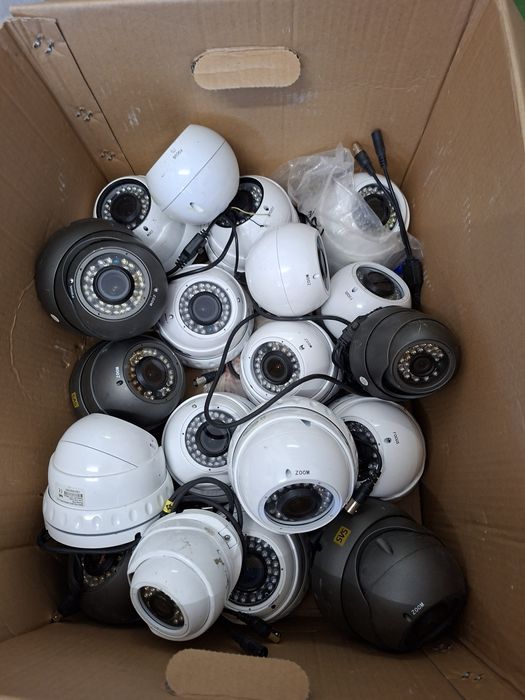 Відеокамери та реєстратори