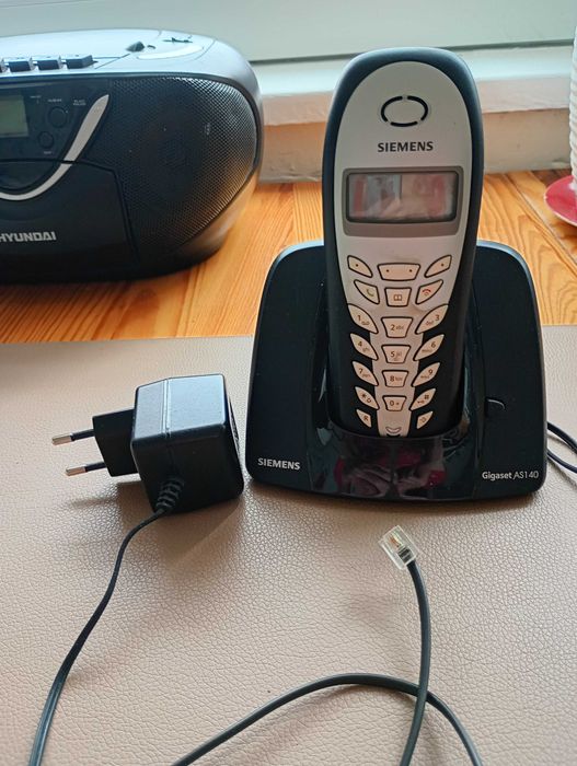 Telefon stacjonarny Samsung bezprzewodowy