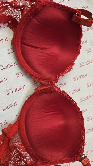 Новий червоний комплект