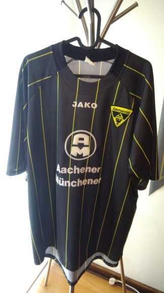 Camisolas e polos de varios clubes