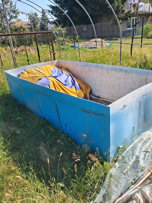 Basen ogrodowy w stelażu