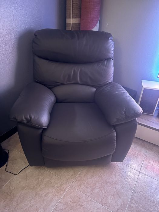 Poltrona relax em pele e electrico