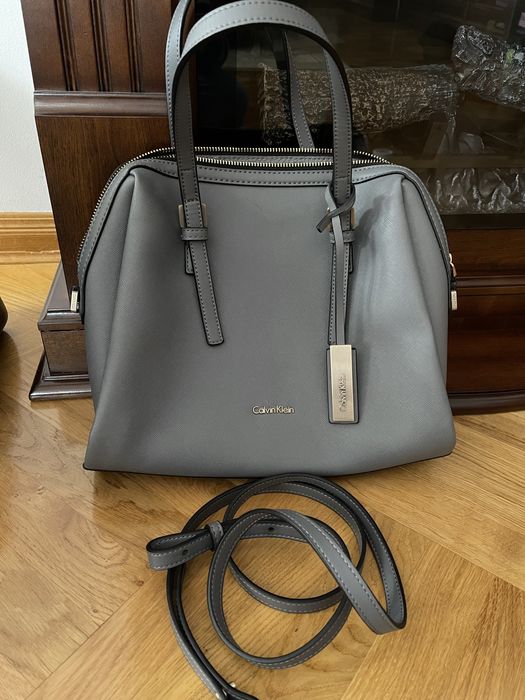 Torebka calvin klein kolor stalowo srebrny