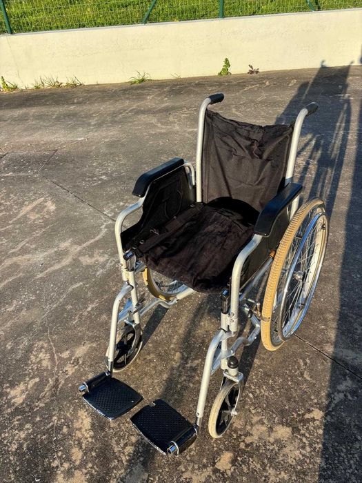 Cadeira de rodas muito boa