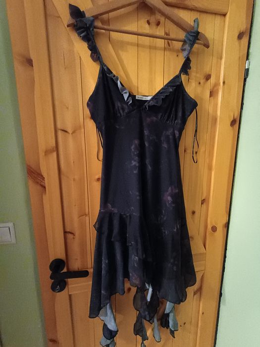 Czarna krótka sukienka