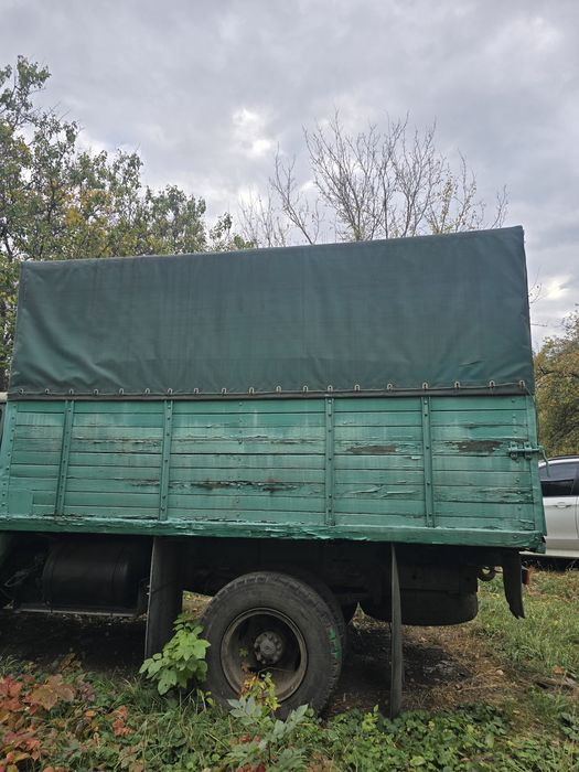 Зил 130 на полном ходу