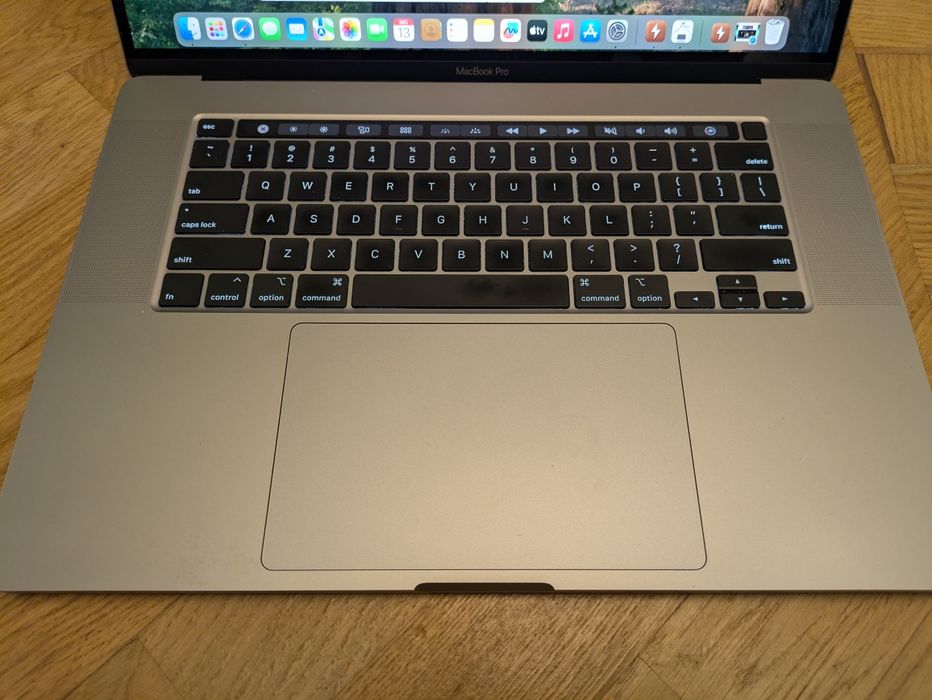 MacBook pro 2021, a2141, 16", i9(8 ядер), 32/512 ГБ, 5500М, ідеал.