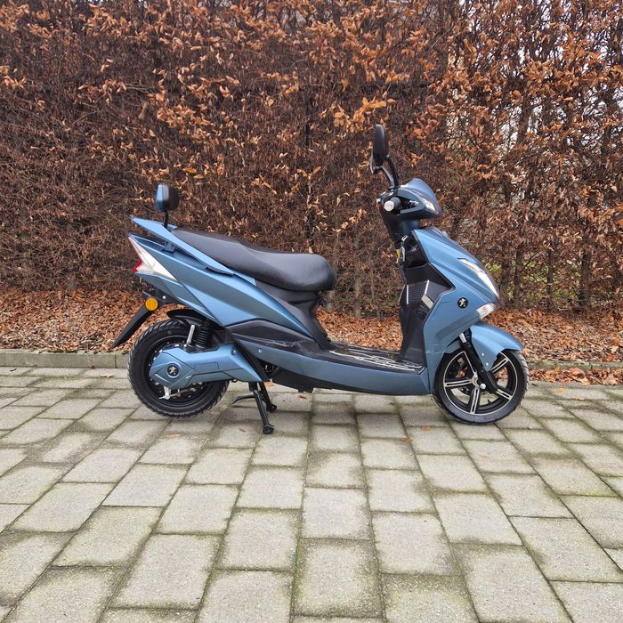 Електроскутер...