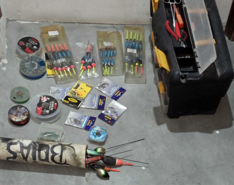 lote de acessórios para pesca