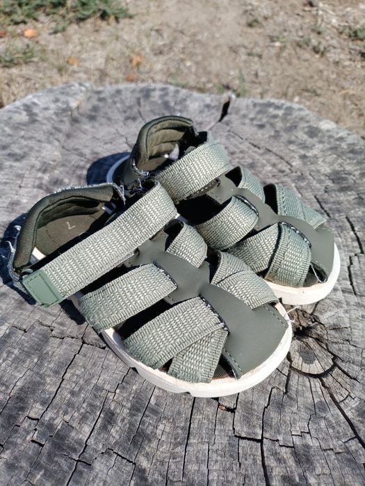 Взуття для дівчинки 23-24