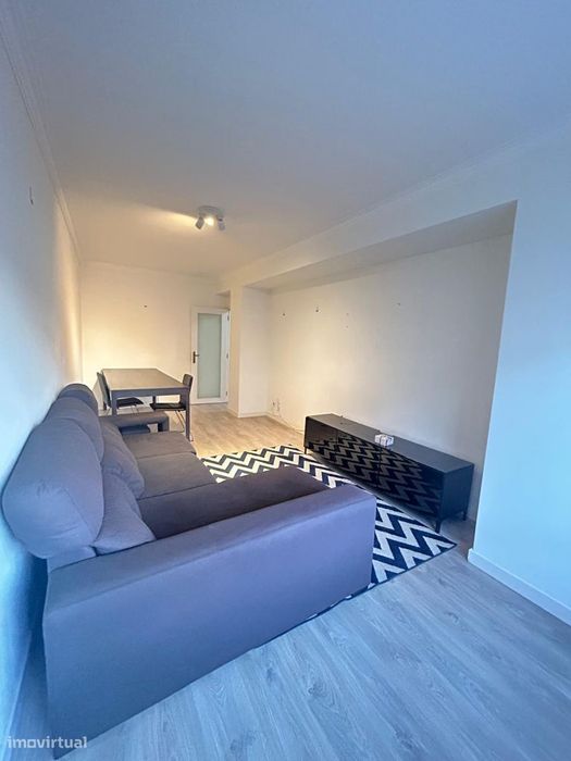 VENDE-SE T2 Equipado e c/ Garagem, próximo Centro da Cidade de Braga!